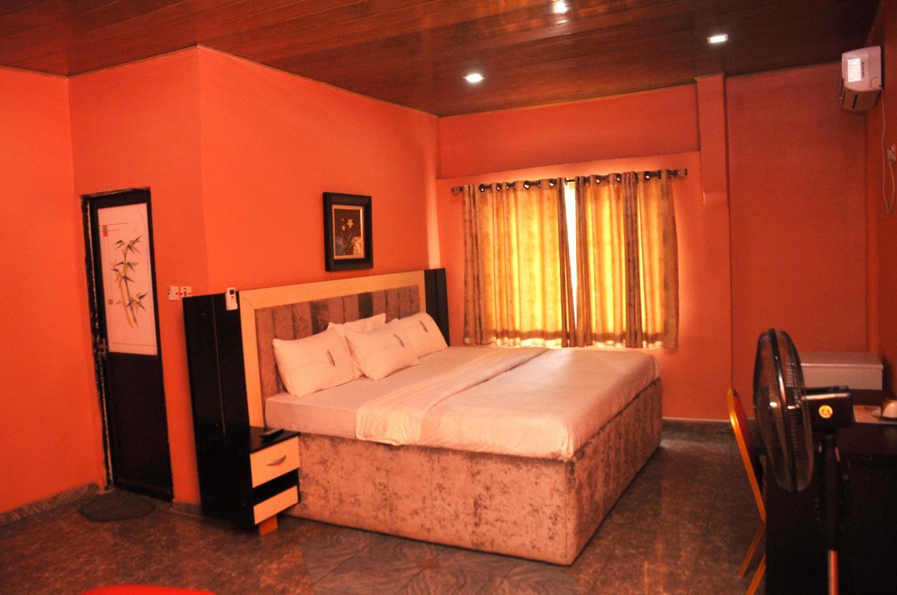 California Garden, Hotel & Suites Onitsha  Exterior photo